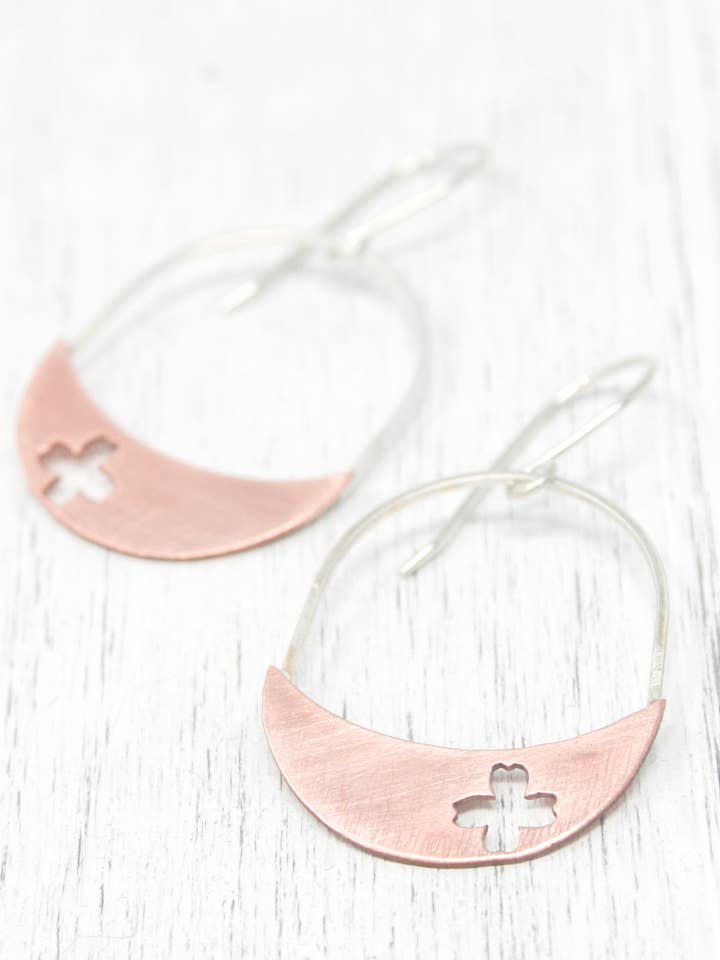 Botanische Ohrringe, Farn Thymian Ginkgo Spross Blütenzweig für den Großhandel von Rising Jewelry