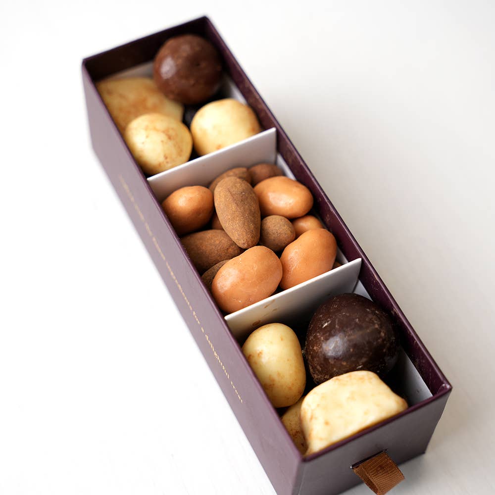 Mercede&Co - Vendita all'ingrosso Confezioni di cioccolatini - Mix di dragée di cioccolato con frutta secca2