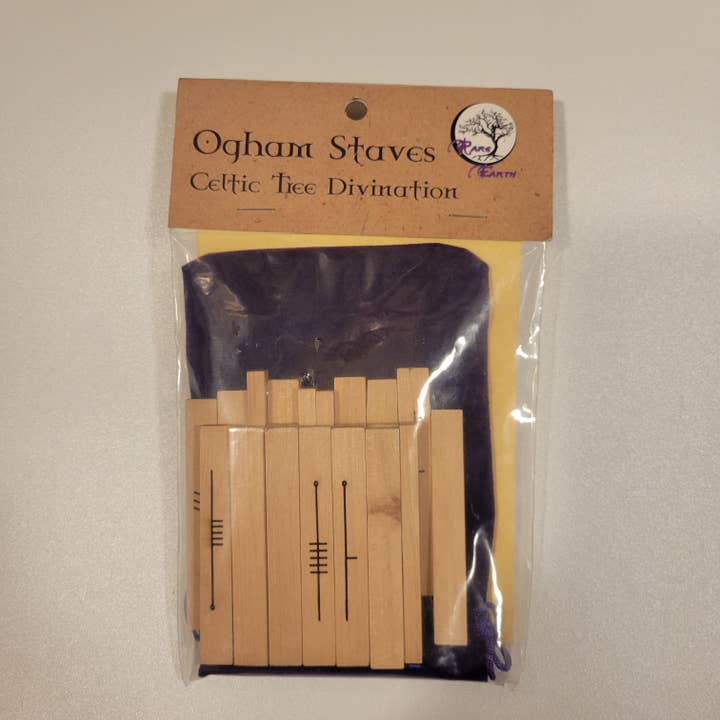 Rare Earth Designs - Vente Cartes de tarot - Bâtonnets Ogham Celtiques en Érable Gravés pour Divination, Psychique1