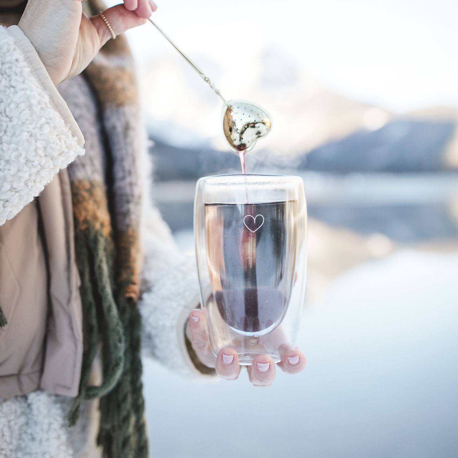 Bake Affair GmbH – wholesale Tesil/Infuser – Gyllene te-tångar i hjärtform3