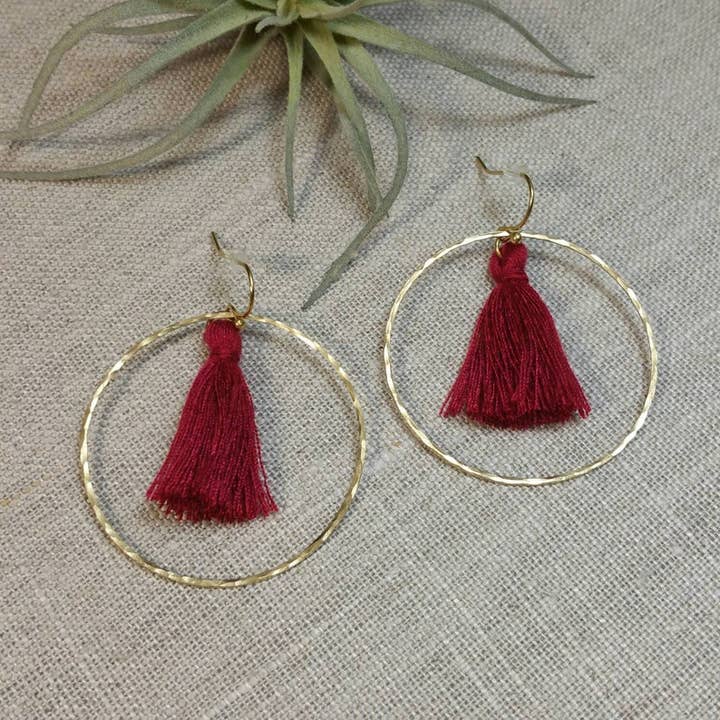 Boucles d'oreilles à pampilles Silvina - Amarante pour la vente par MAJ