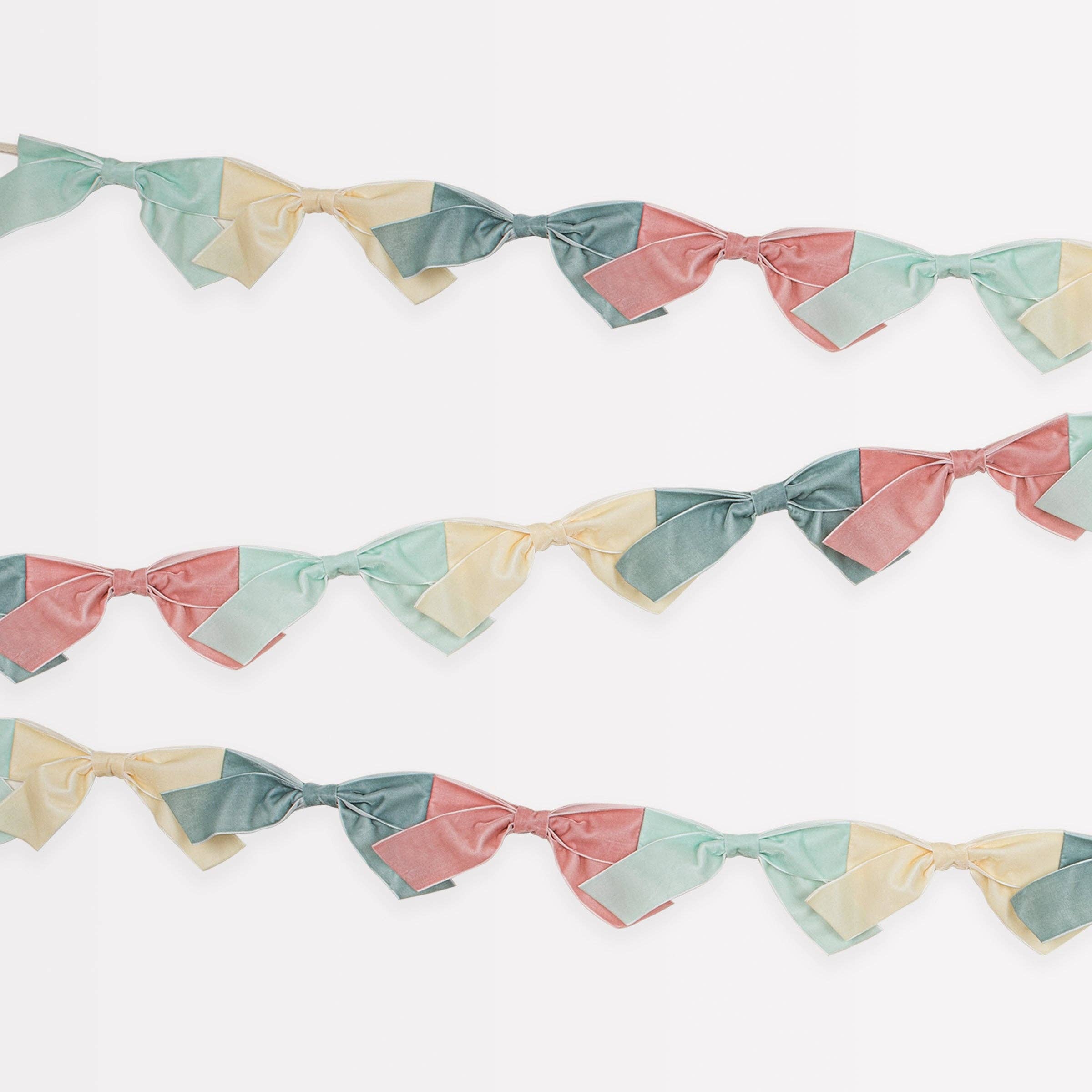 Meri Meri - Wholesale Bunting/Garland - Velvet Bow Garland1