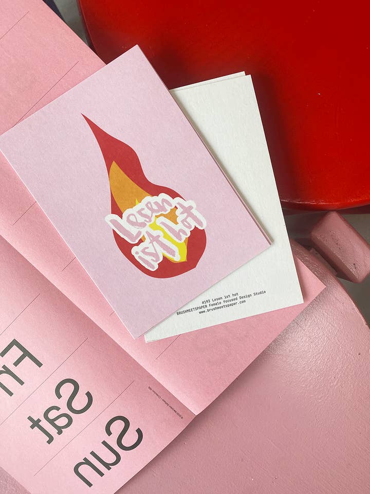 "At læse er hot" - Håndskrevet bogstavkort til læsemus for engroshandel hos brushmeetspaper