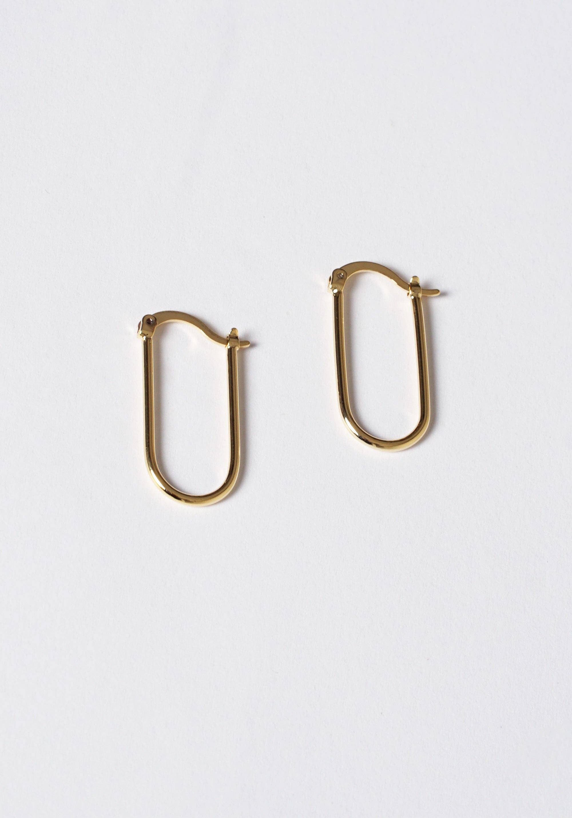SOLI STUDIO - Wholesale Hoop earrings - Oval Hoops