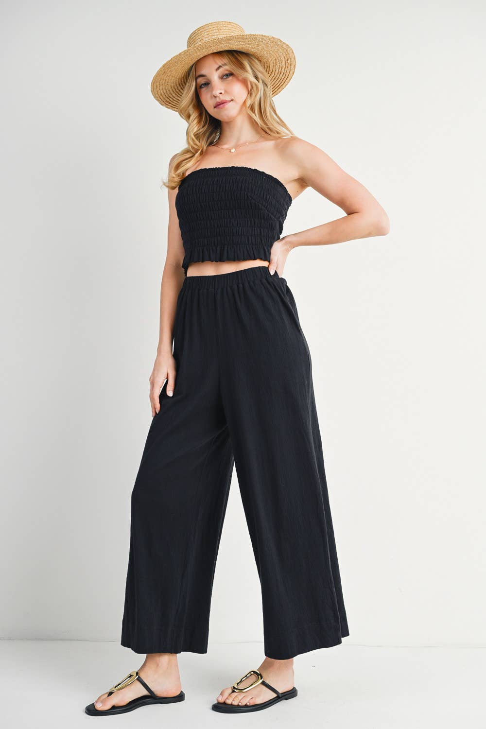 Bluivy – wholesale Top & pants set (NOT Loungewear) – Women's – SMOCKED TUBE TOP & LINEN WIDE LEG PANTS SET21