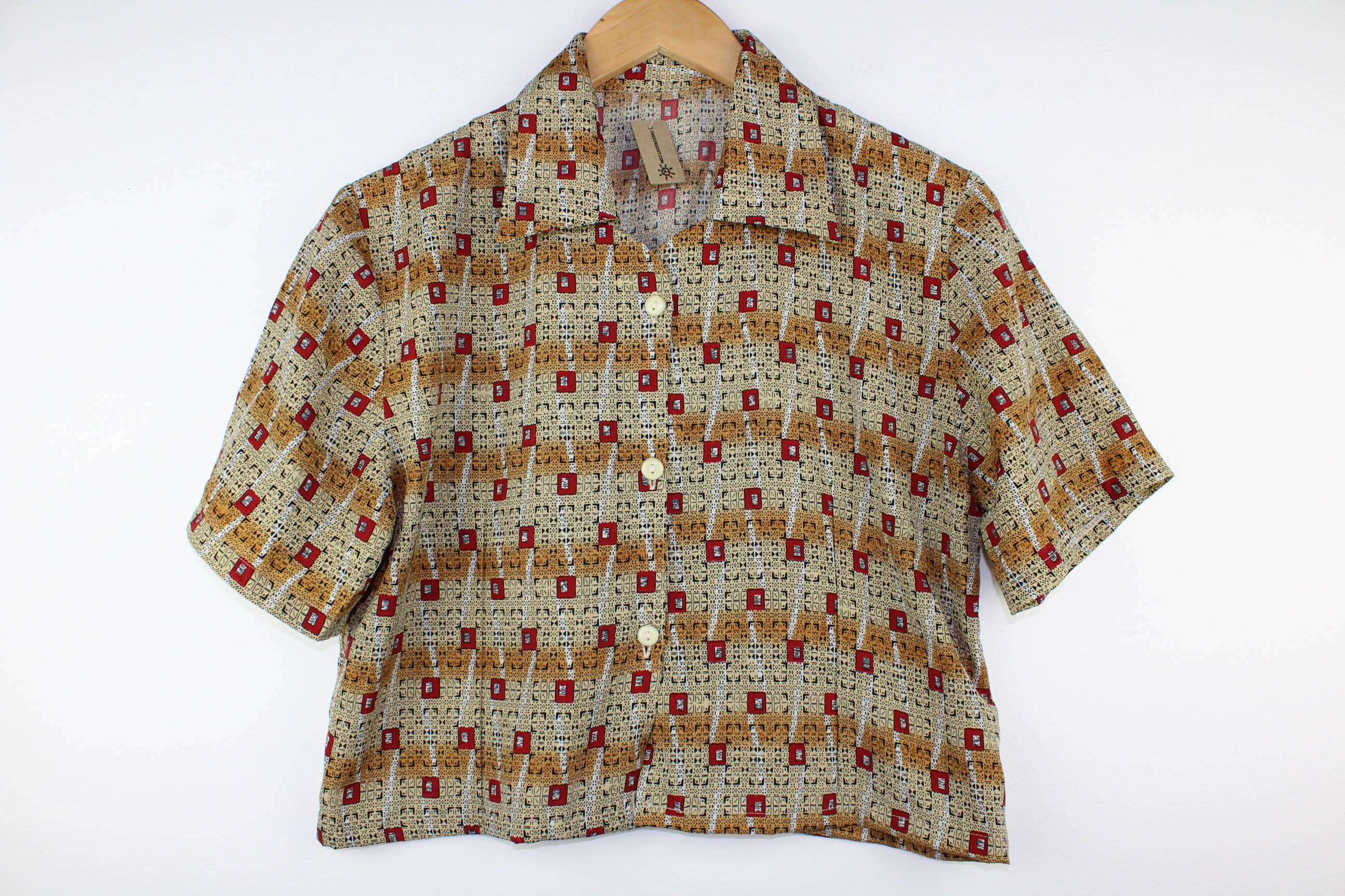 Sun's Out! - Wholesale Button Down Shirt - Women's - Reworked Vintage Short-Sleeve Button Up Blouse - Cropped15