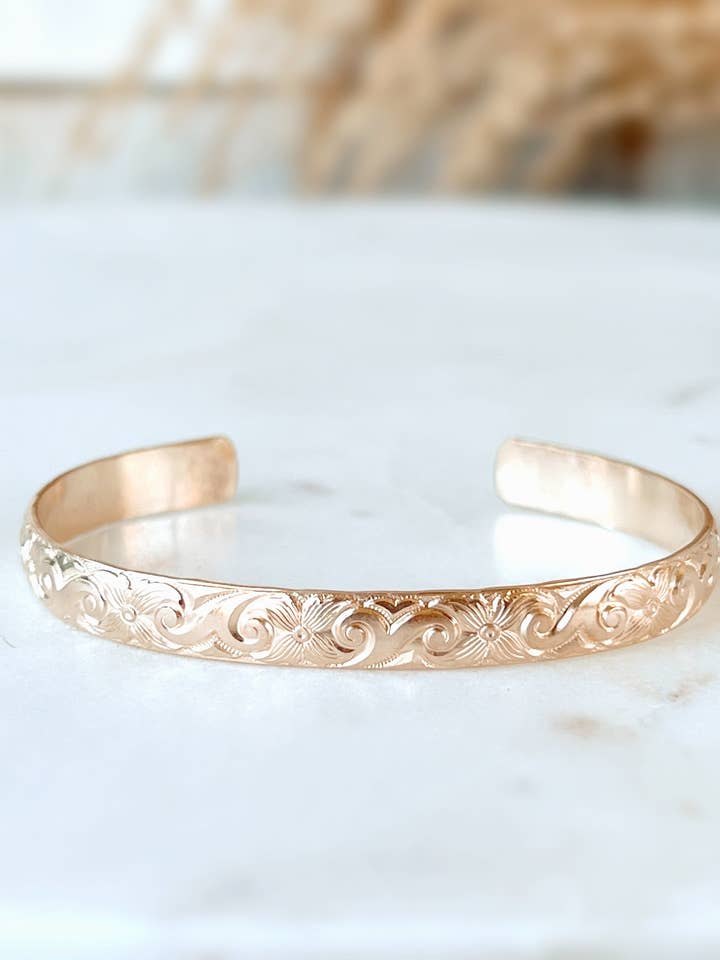 Bracelet Manchette Fleur pour la vente par Where Watermelons Grow