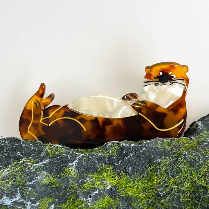 Otter Hair Claw,Ocean Series Hair Clip and other Purchase Wholesale noodoll. Free Returns & Net 60 Terms on Faire trending on Faire.