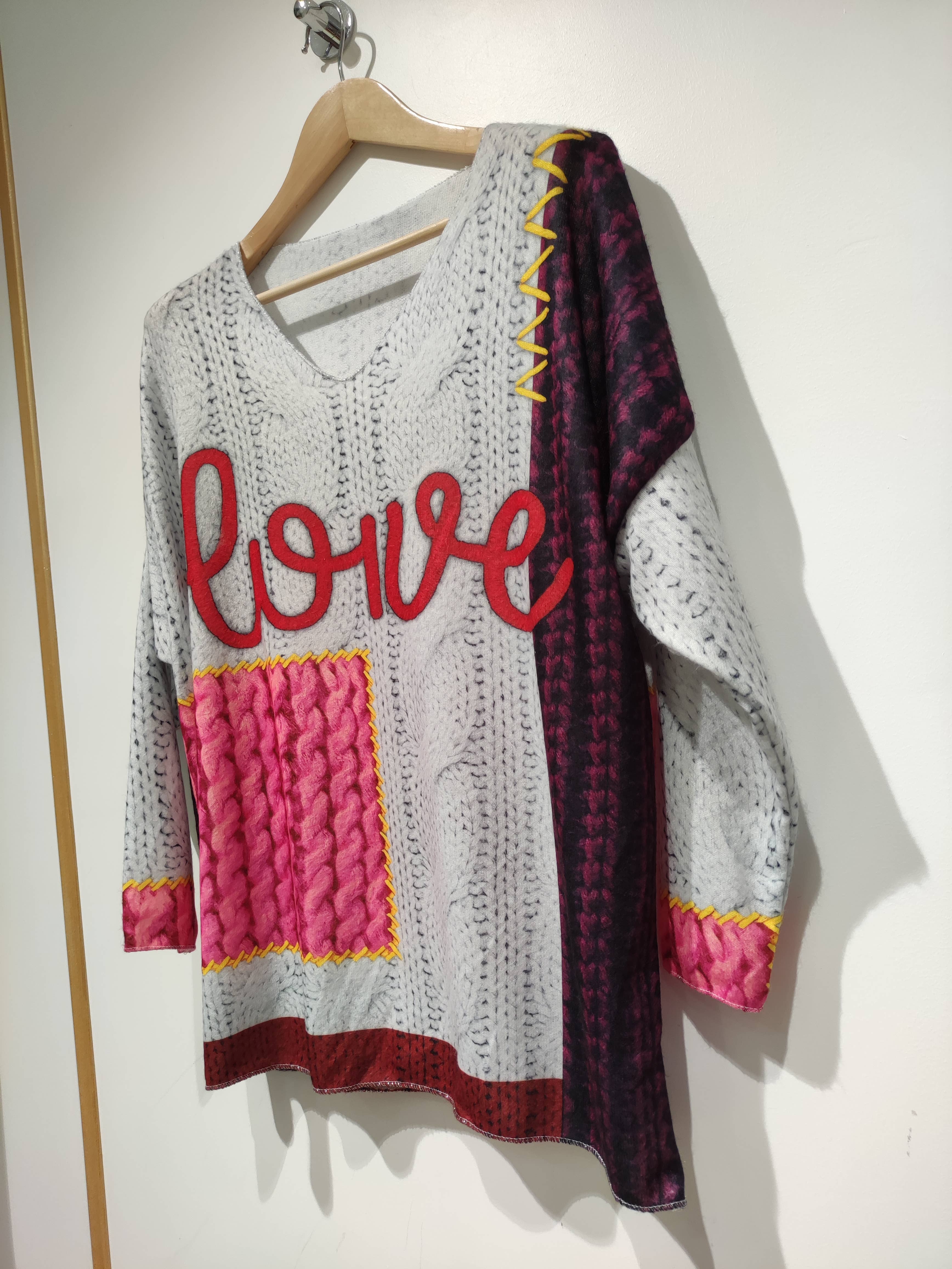 multicoloured NESS love - AH26 for wholesale on Faire2