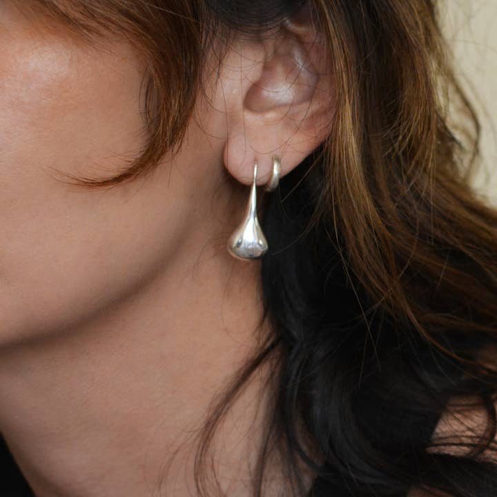 Gem & Blue - Wholesale Dangle Earrings - Silver Droplet Earrings1