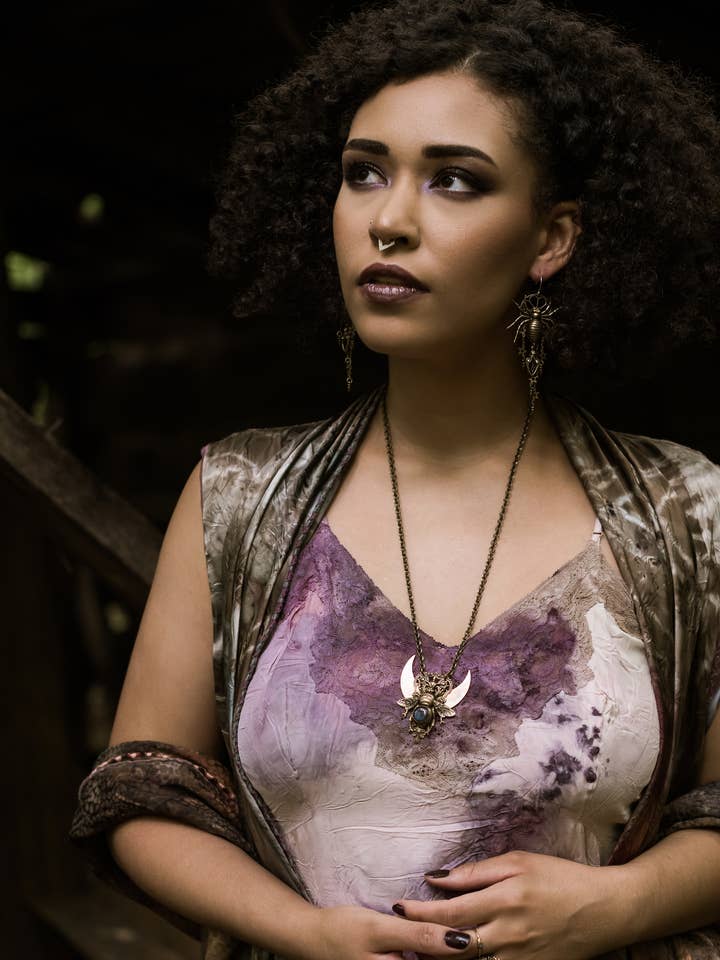 Colar com pingente Wing Counsel Labradorite Crescent por atacado de Trollbinde