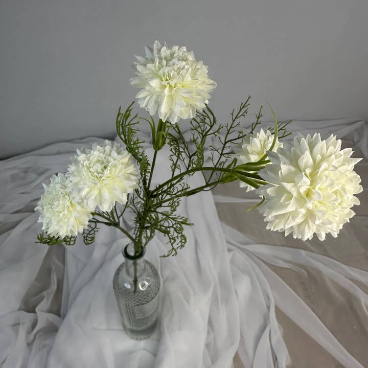 Cream Chrysanthemum Spray – Realistic Artificial Flowers and other Purchase Wholesale imitation cream. Free Returns & Net 60 Terms on Faire trending on Faire.