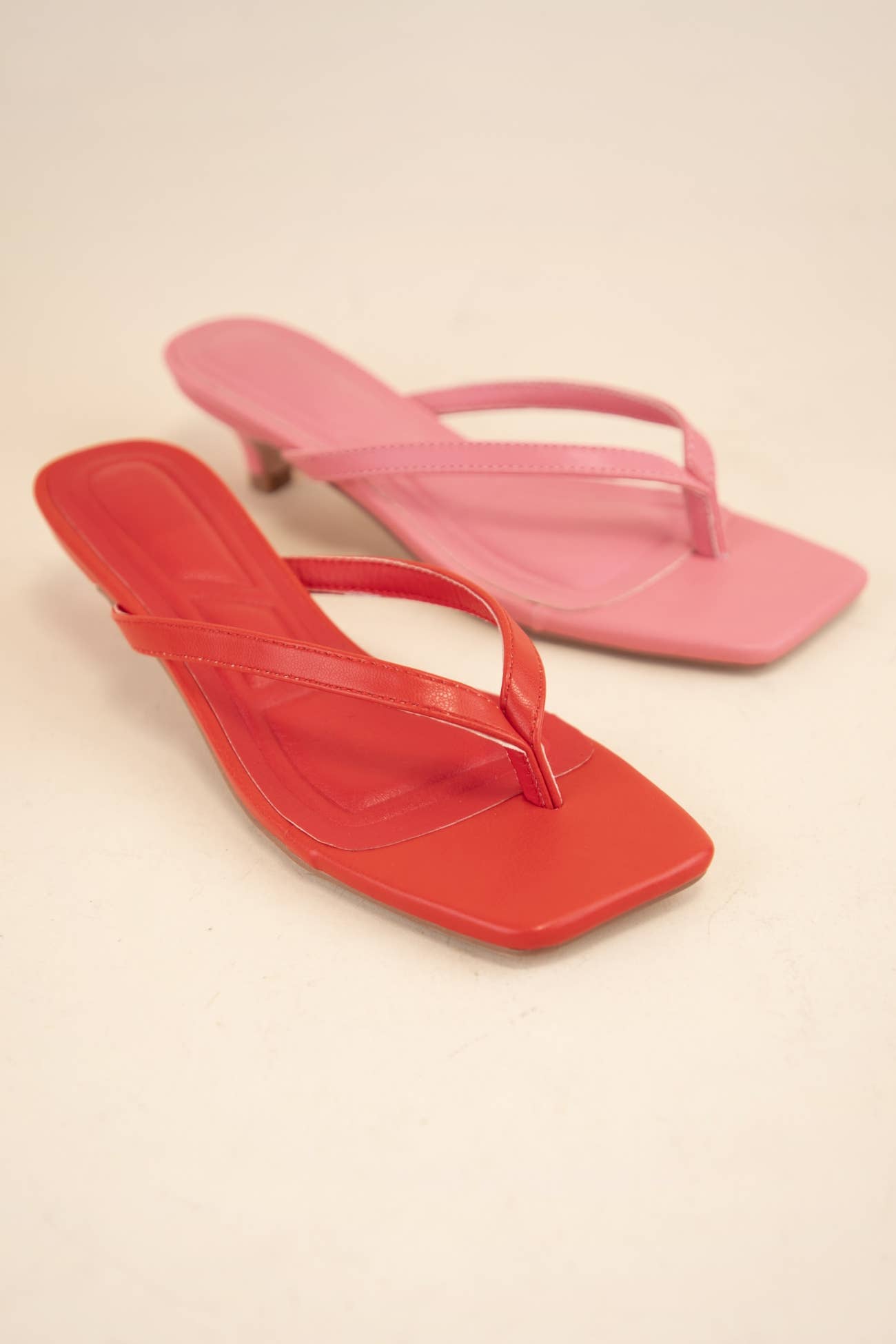 Oliccui - Wholesale Low Heels - Women's - SQUARE TOE THONG STRAP KITTEN HEELS2