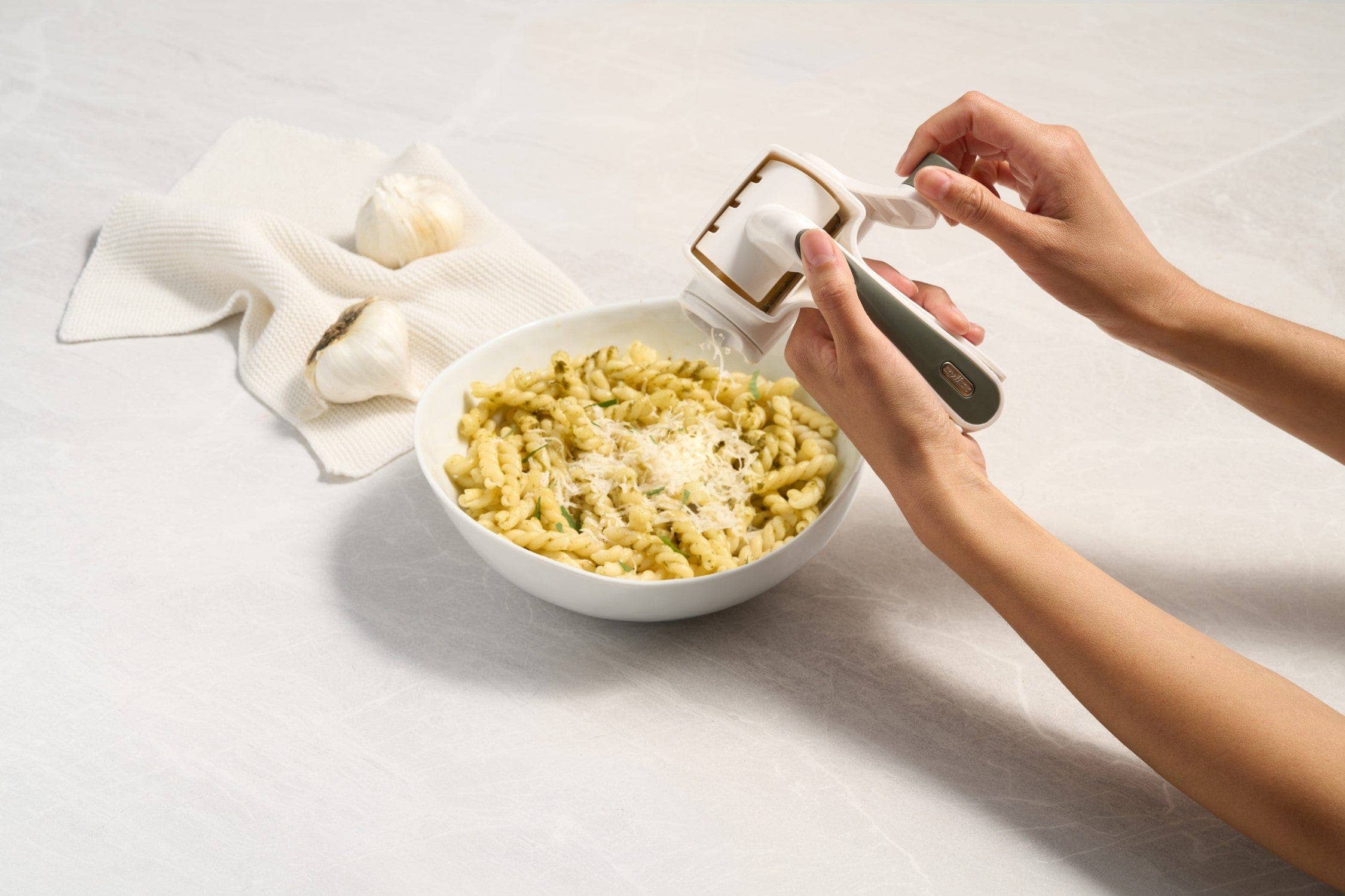 DKHB [Zyliss, Cole & Mason, Swissmar, AdHoc, Ken Hom] - Wholesale Grater - Zyliss Classic Cheese Grater3