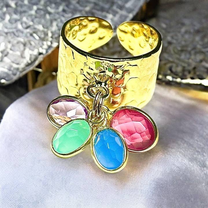 Gouden "MATHILDE" ring met fijne afwerking met Amethist, Toermalijn en groene en blauwe Chalcedoon stenen. voor wholesale door TOURMALYN
