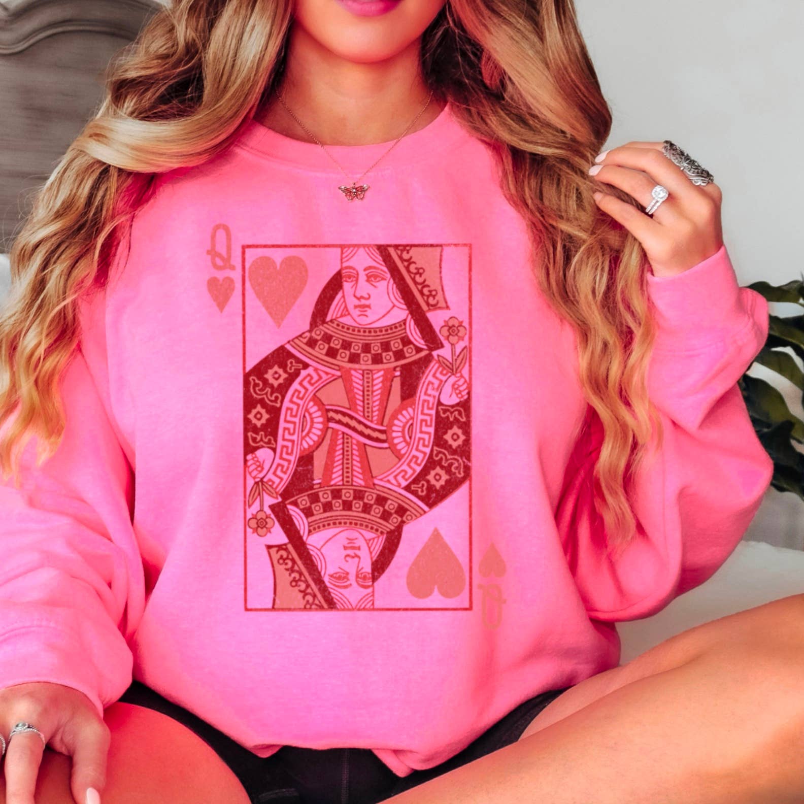 Shoppe SHC - Wholesale Graphic Sweatshirt - Women's - Queen Of Hearts Valentine Graphic Crewneck Sweatshirt7