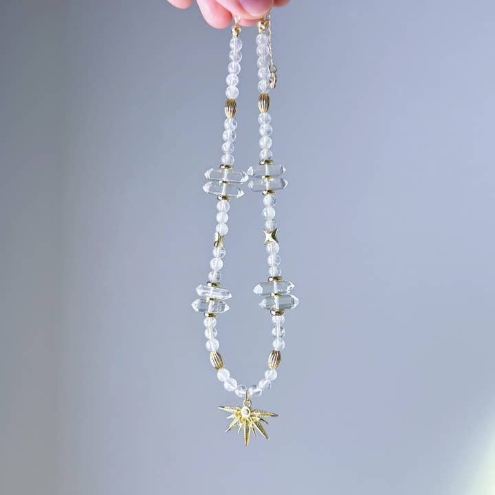 Colar com Pendente de Cristal de Quartzo Transparente e Sol Feito à Mão por atacado de Ninaouity