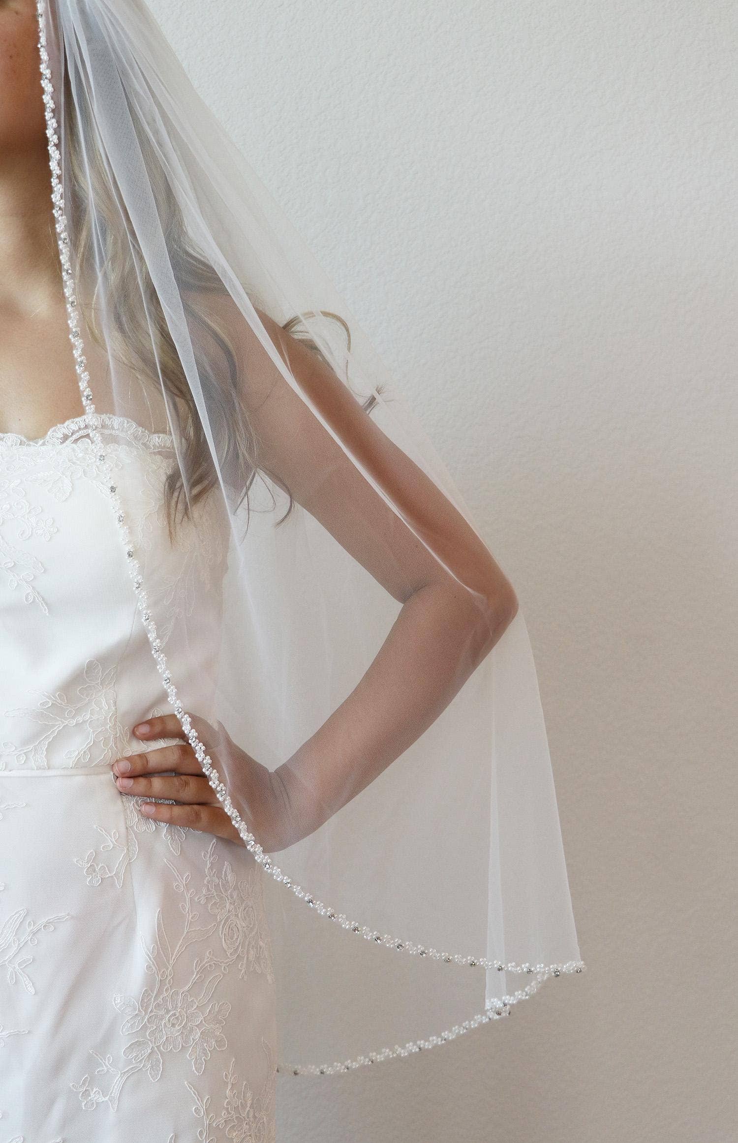 allureweddingjewelry - Vendita all'ingrosso Velo - Donna - Velo da sposa con bordo di perle, strass e cristalli1