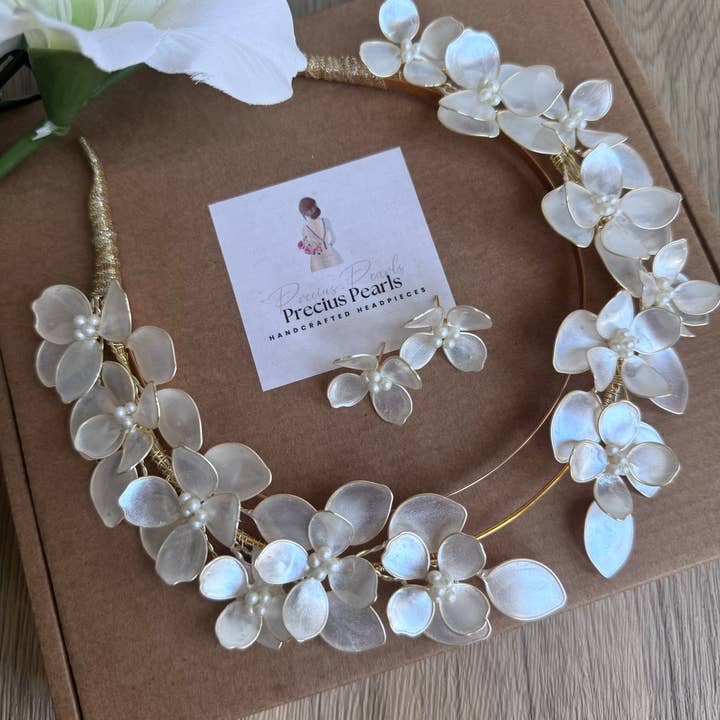 Pearl halo and other Purchase Wholesale ballonnerie. Free Returns & Net 60 Terms on Faire trending on Faire.