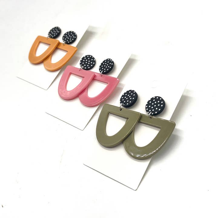 Baubles by B - Vente Boucles d'oreilles pendantes - Boucles d'oreilles en acrylique Deco à pois vert olive2