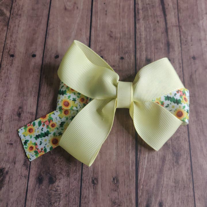 Solsikke firkantet tailed boutique bue for engroshandel hos 3d beauty brand