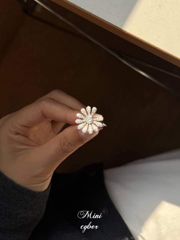 Onvolledige Daisy Zirkonia Ring voor wholesale door MINICYBER STUDIO