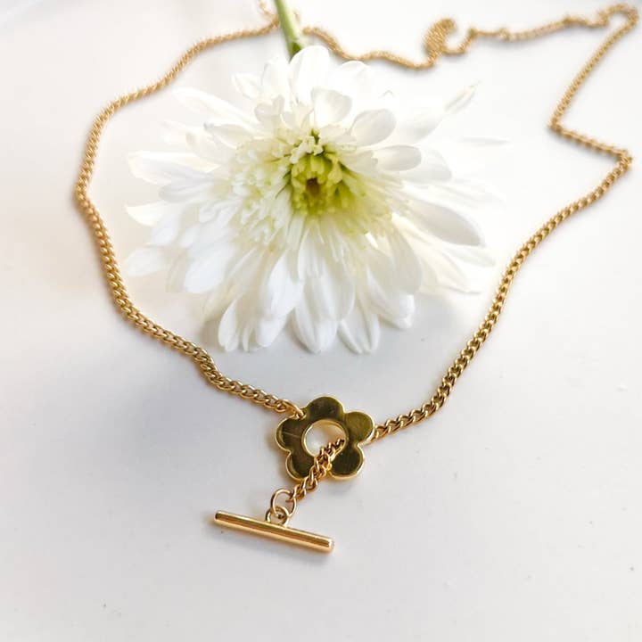 Natalie Clare Collections - Wholesale Pendant/Charm Necklace - Blossom Clasp Necklace