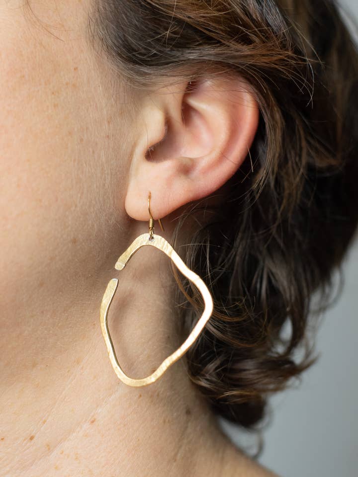 boucles d'oreilles graphiques, doré pour la vente par Liniata