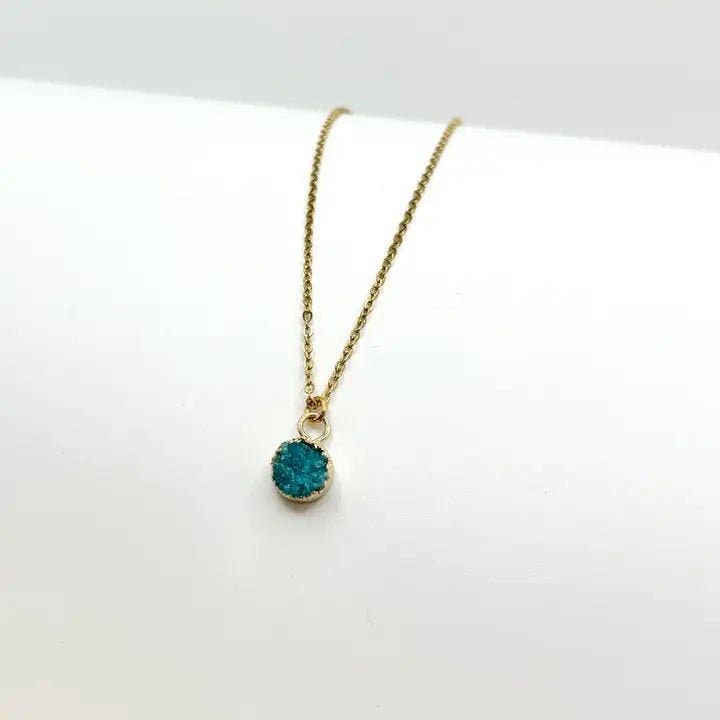 OE! – wholesale Pendant/charm necklace – GREEN QUARTZ – necklace in 18K gold-plated steel with natural quartz0