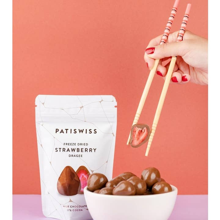 Pistest - Wholesale Chocolate Covered Sweets - Milk Chocolate Strawberry Dragee 80g0