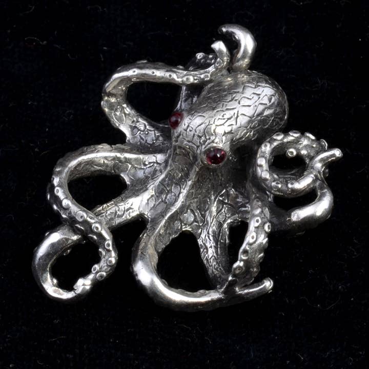 Bläckfisk hänge med Onyx ögon av Bob Burkett i Sterling för wholesale av Tiger Tiger Beads LLC