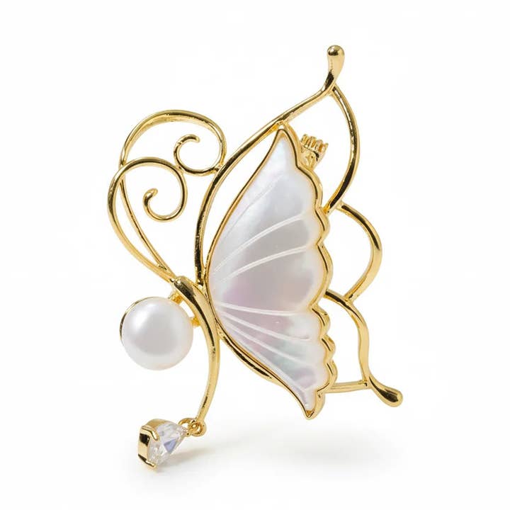 Fjärilsmor-of-Pearl Graverad Brosch för wholesale av Angel Barocco