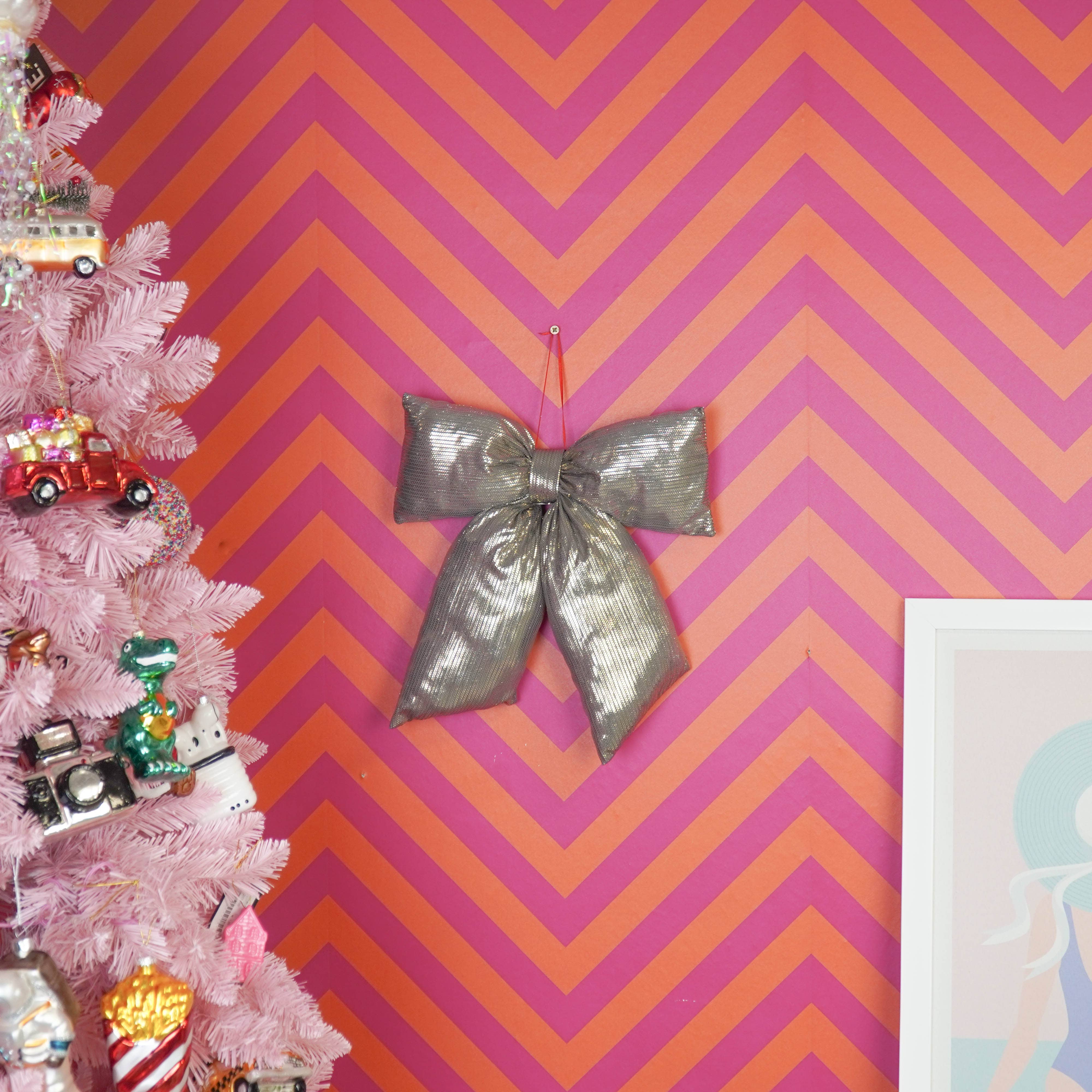 Housevitamin bv - Wholesale Christmas Decoration - Christmas Decoration - Bow - Black/ Gold - Fabric - 32x40cm2