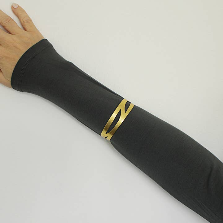 LA MAR - Wholesale Cuff Bracelet - AURA gold-plated bracelet - Design with character3