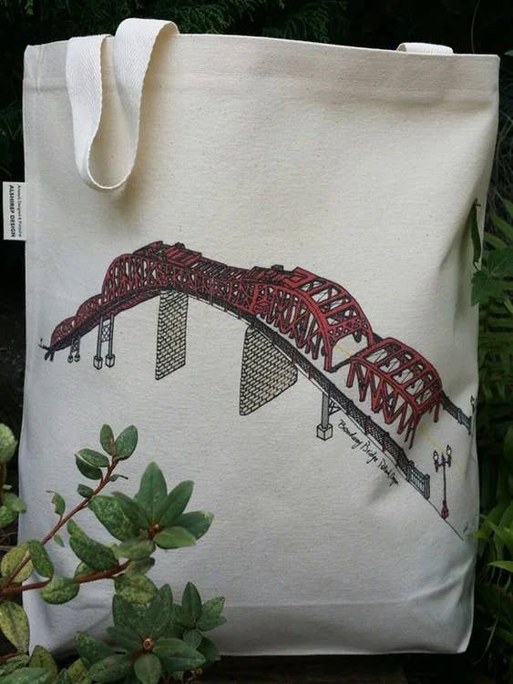 Sac à bandoulière en toile Broadway Bridge pour la vente par Alshiref Design and Print LLC