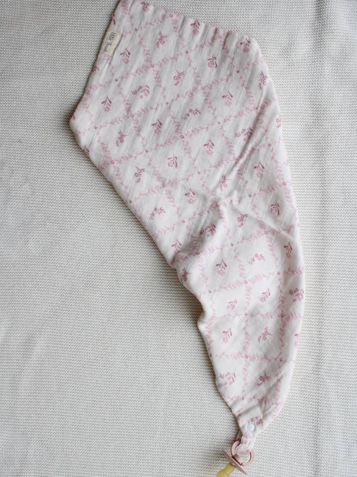 Mauve Lattice Lovey pour la vente par Little Threads