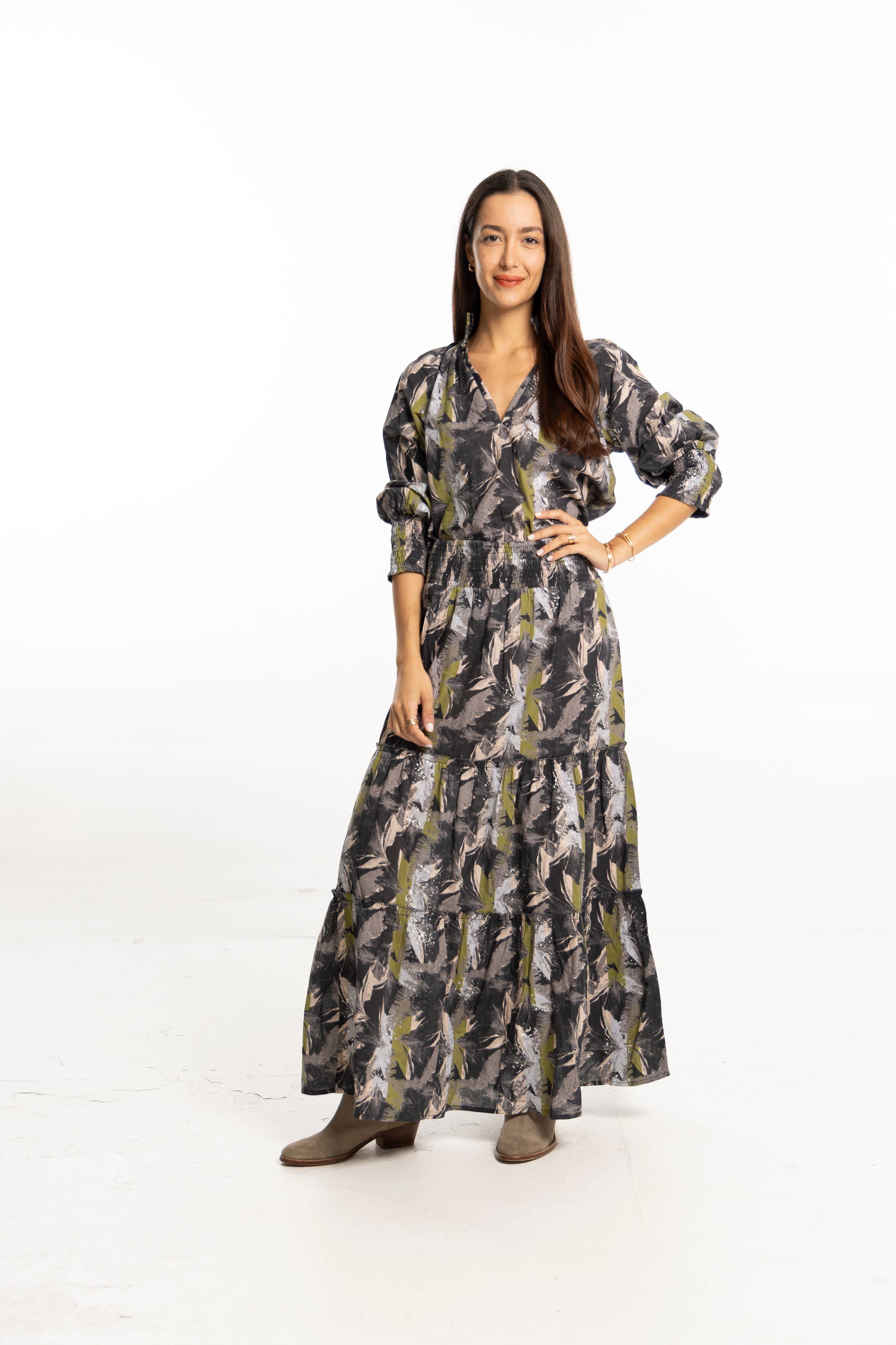 Preto/prata Saia Nour. Prata para venda a revendedores na Faire0