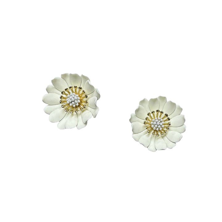 White Leaf – wholesale Stud/post earrings – Chrysanthemum Earring in Ivory