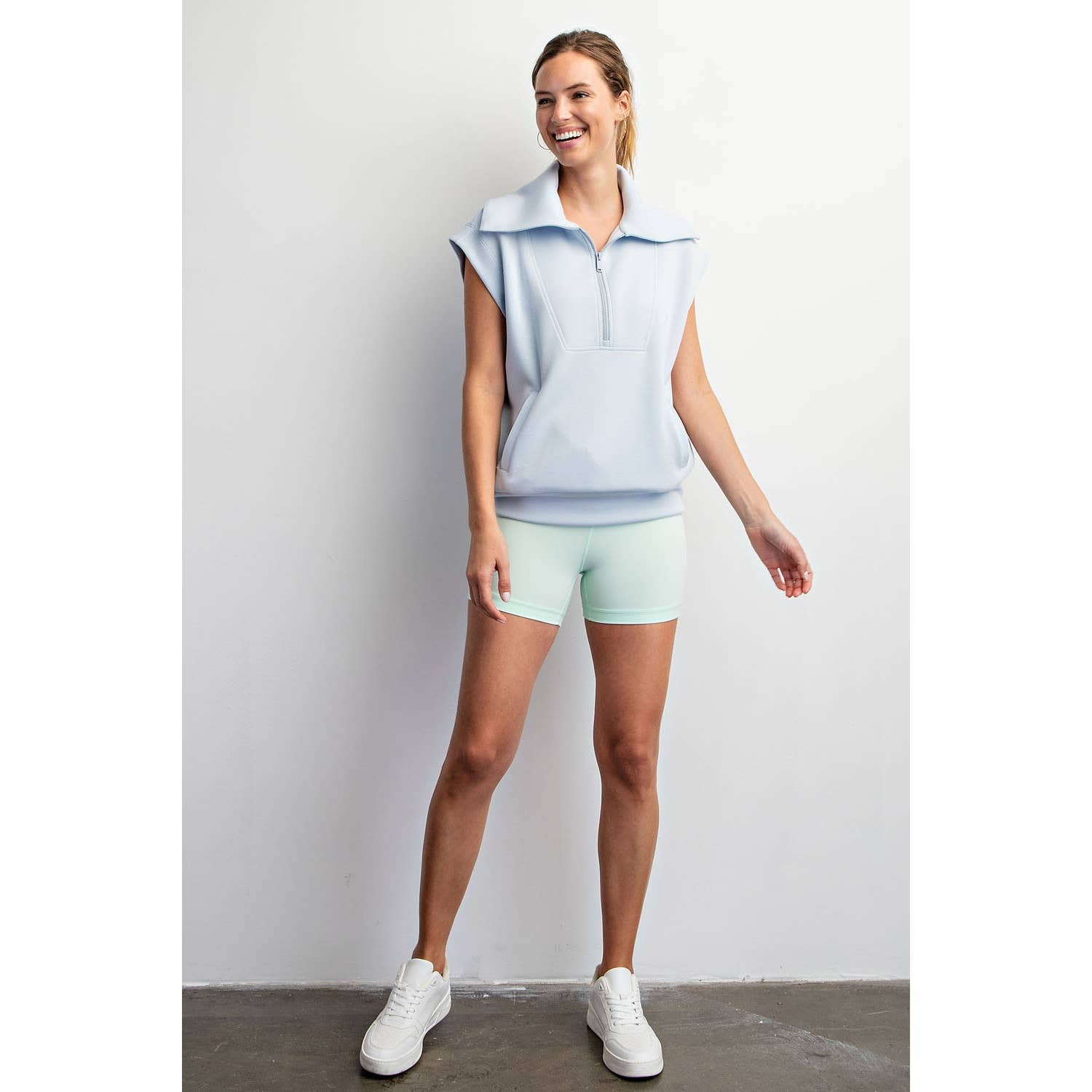 Rae Mode - Vente Haut de sport – femme - HAUT À MANCHES COURTES ET FERMETURE ÉCLAIR QUARTER EN MODAL POUR PLONGÉE13