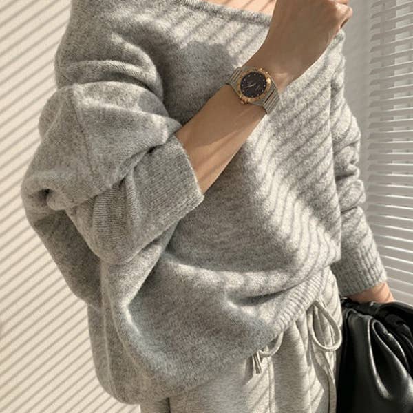 Pull ample à manches longues épaules dénudées uni pour la vente par Plush Looks