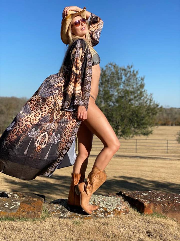 680
Animal Print kimono aperto NUOVO ARRIVO- PREFERITI per la vendita all'ingrosso da parte di Ranee's