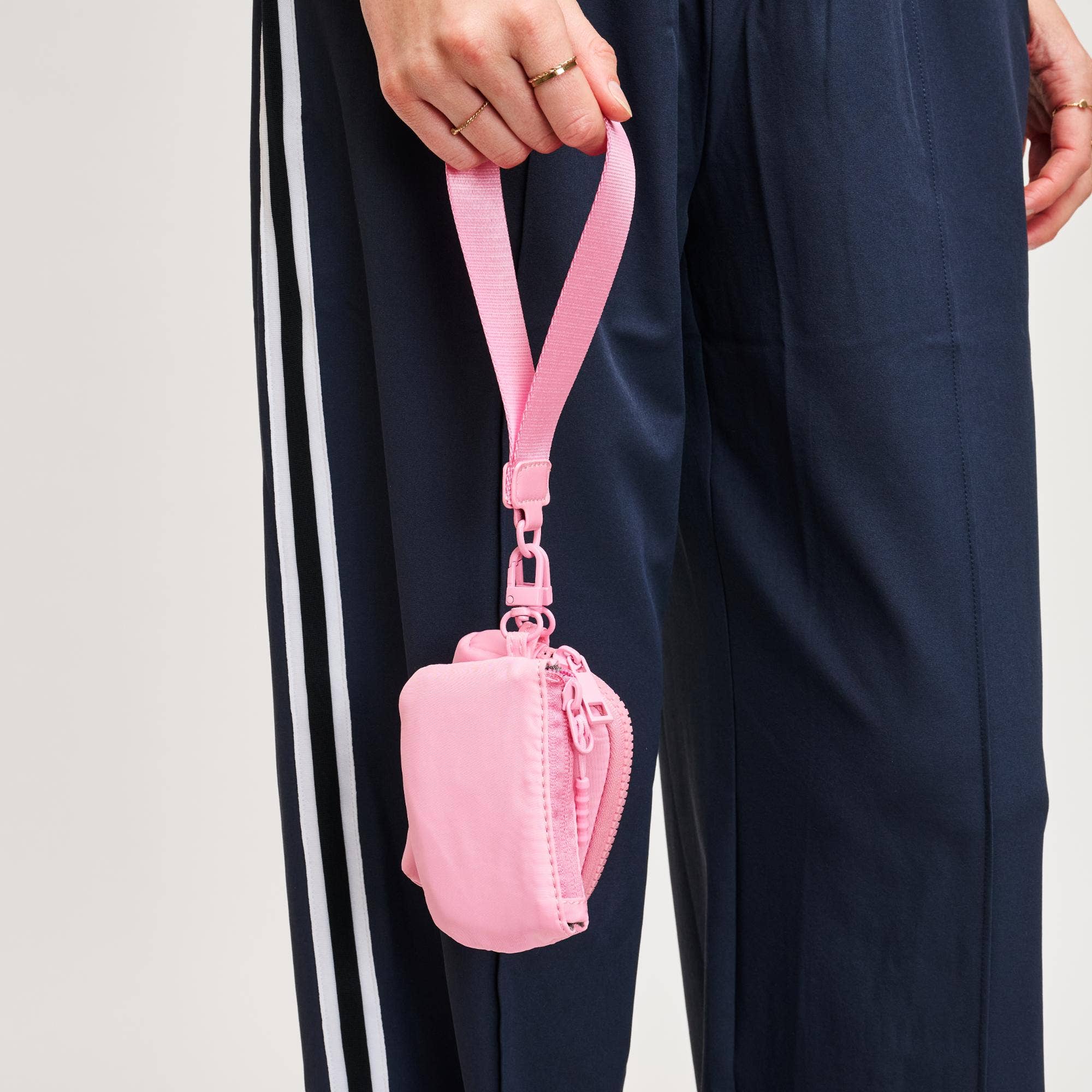 Urban Expressions - Wholesale Clutch Bag - Women's - Link & Carry Wristlet25