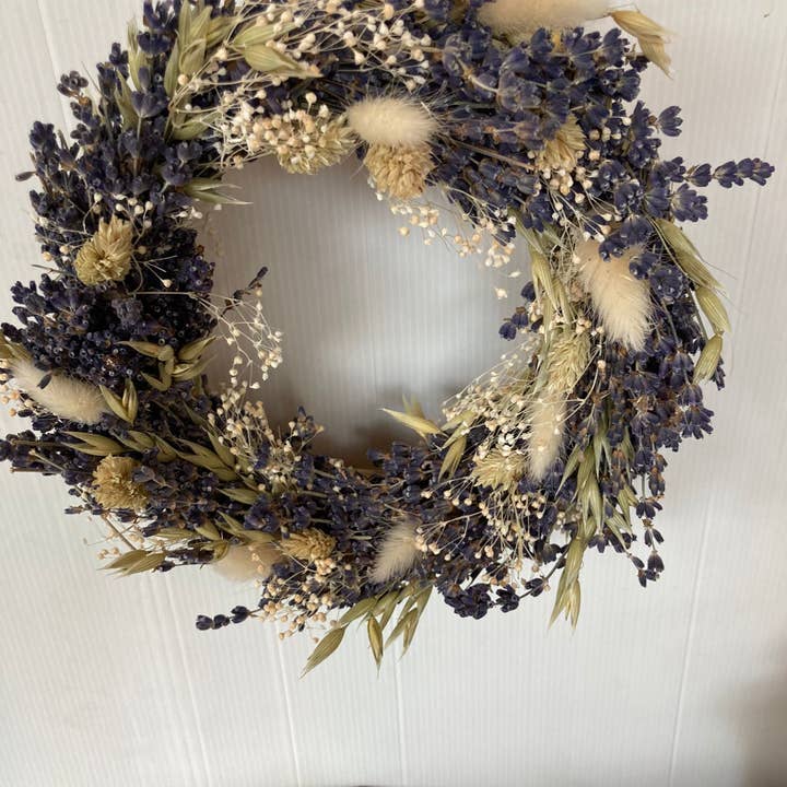 Château de la Gabelle - Wholesale Wreath - Lavender wreath and other dried flowers