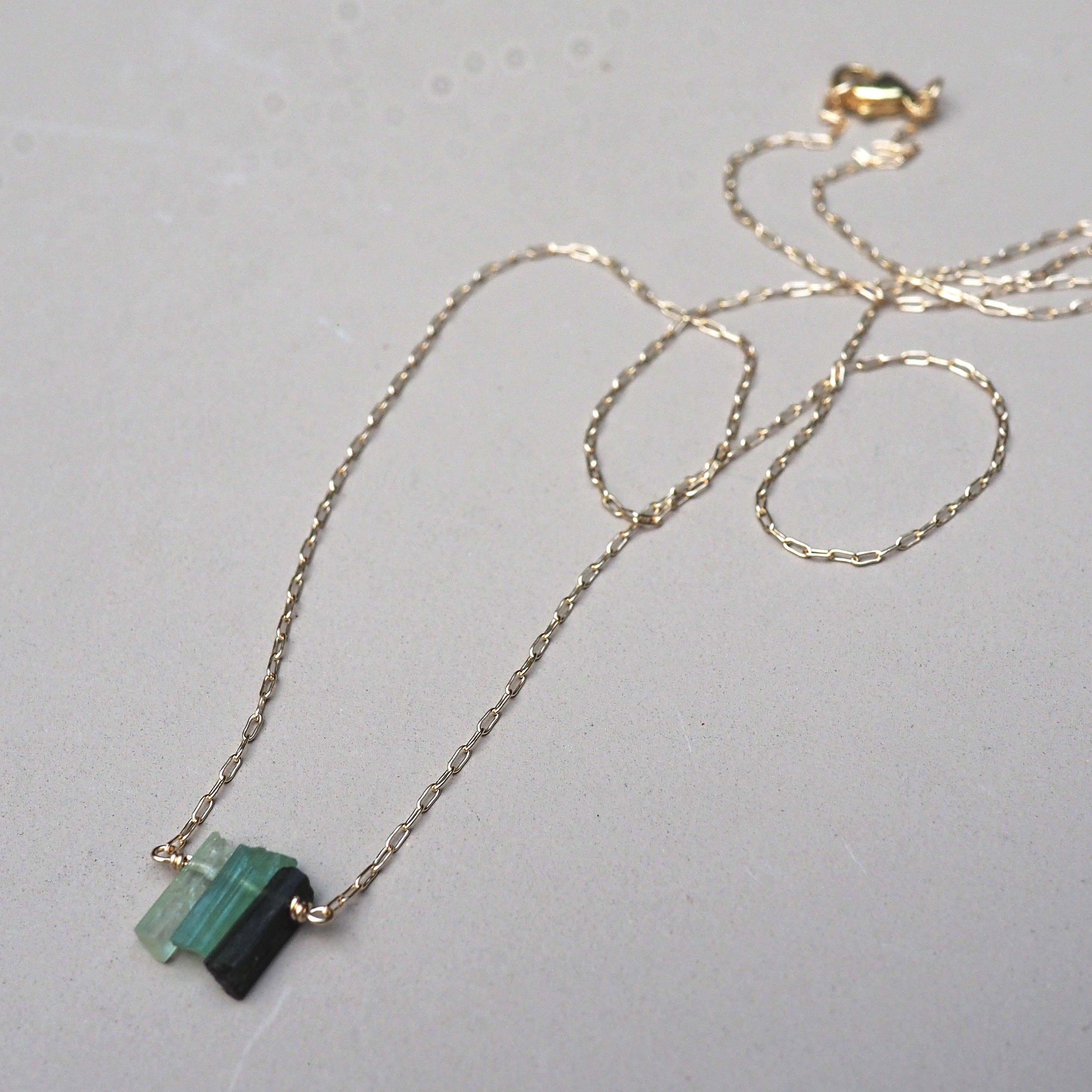 Britta Ambauen Jewelry – Großhandel Kette mit Anhänger/Charm – Halskette "Changing Tides"0