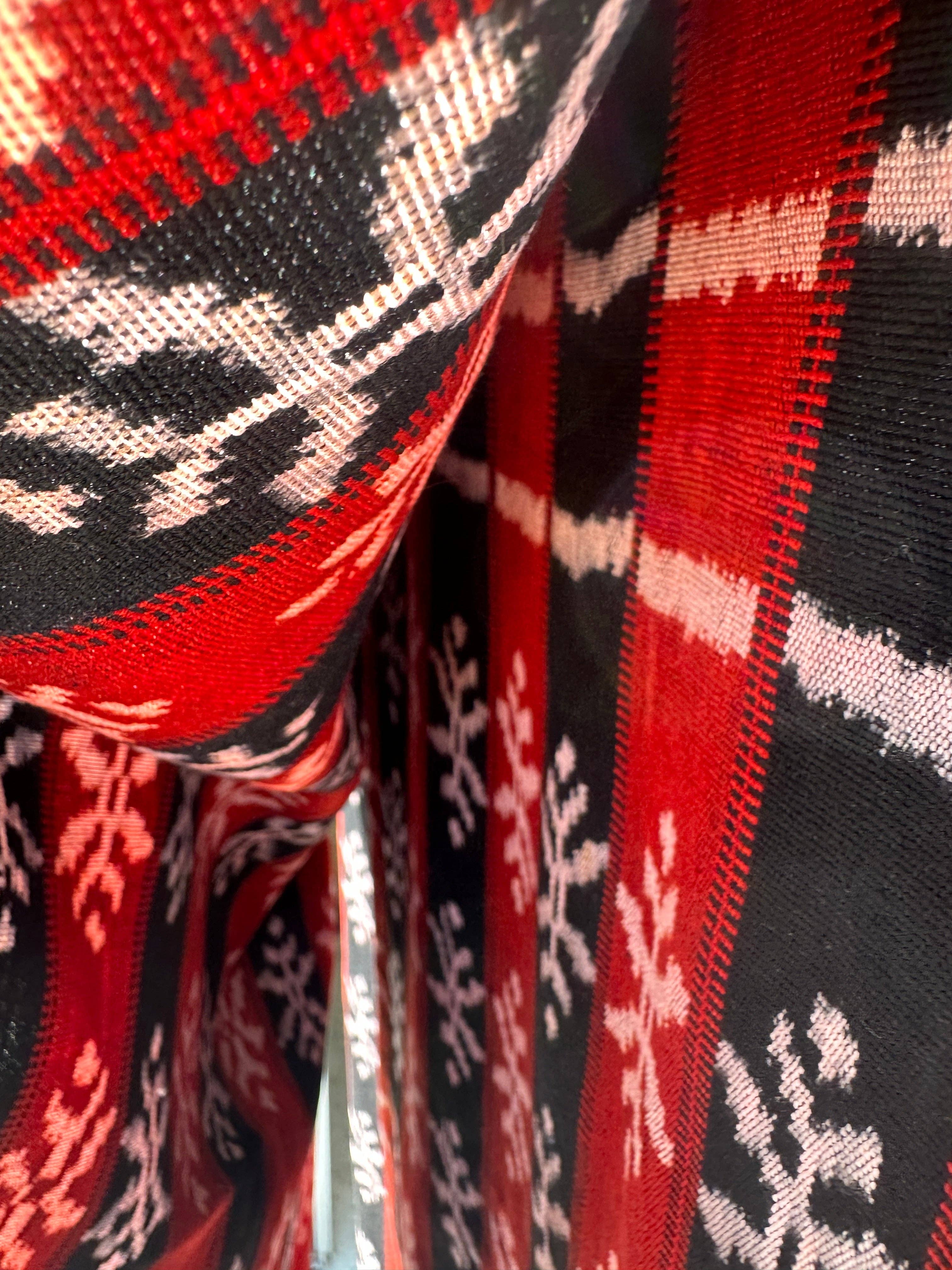 Office Objets - Wholesale Coverlet - Ikat, traditional Indonesian fabric from the island of Savu (Timor) red and black 2m25x750