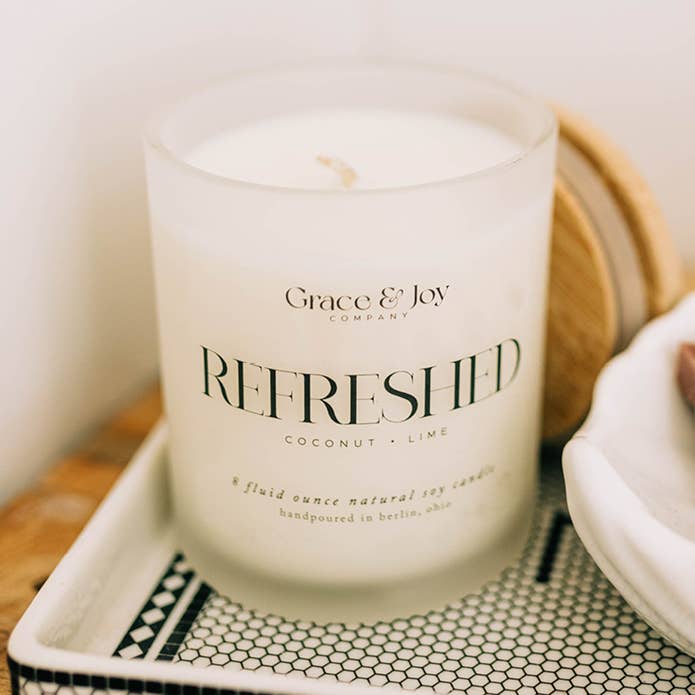 Bougie rafraîchie | 8 onces pour la vente par Grace and Joy Company