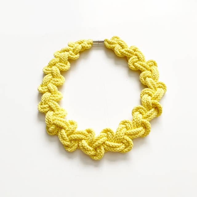 Handmade by Tinni - Wholesale Geweven ketting - The Lilly Necklace - Touwkettingen van biologisch katoen8