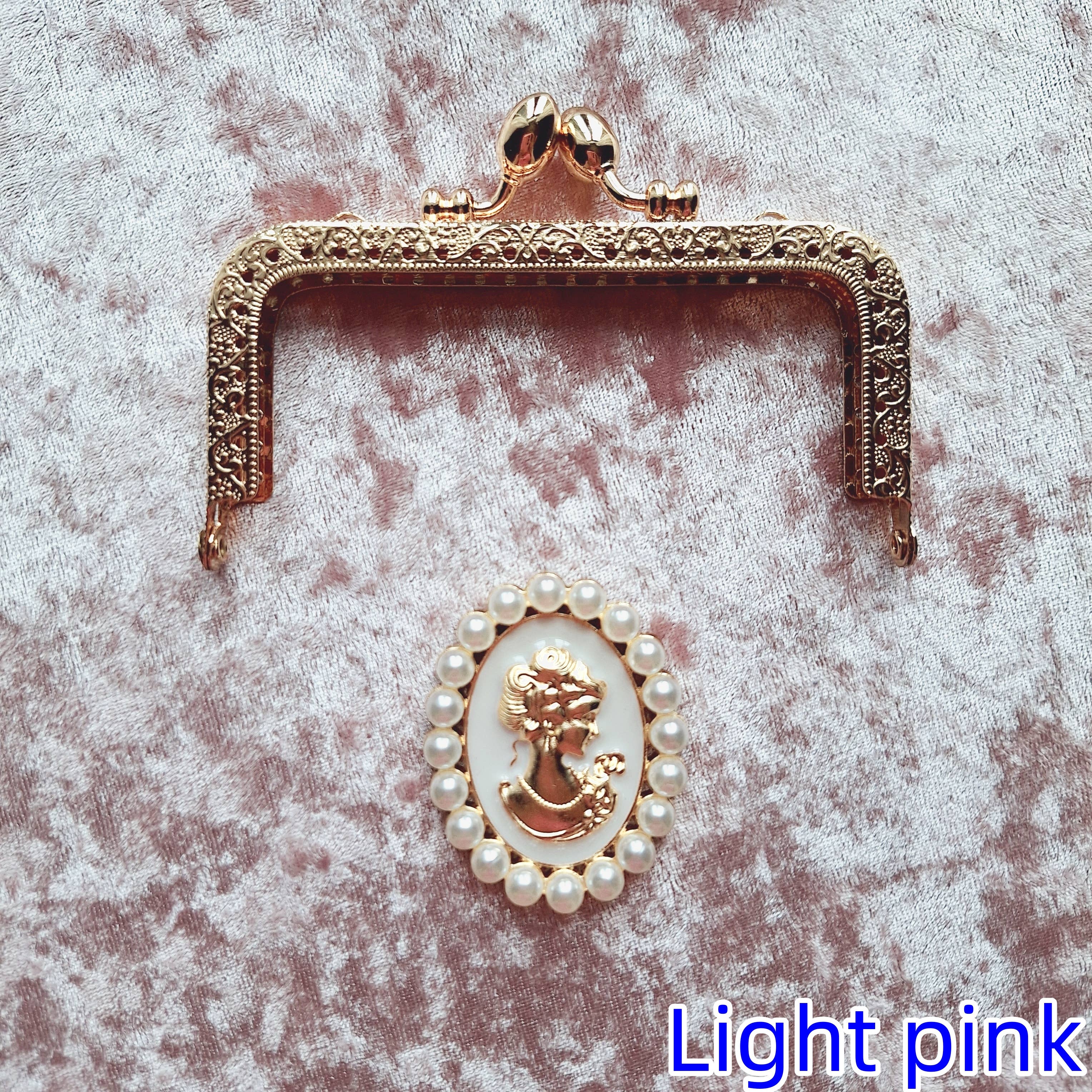 LeisTextileStudio - Wholesale Wallet - Women's - Handmade Velvet Vintage Kiss lock Handbag With Card Holder19