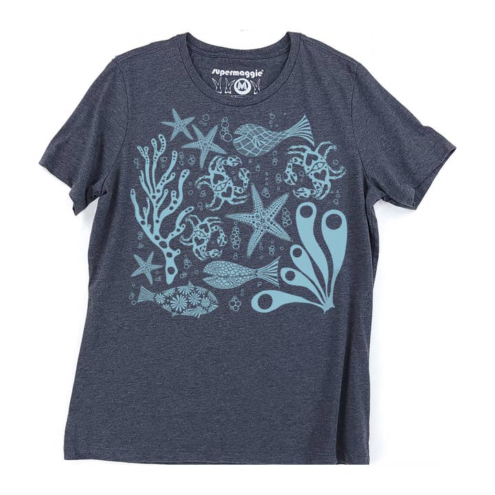 Camiseta Calliope Aventura en la Costa para venta al por mayor de Supermaggie @ Faire