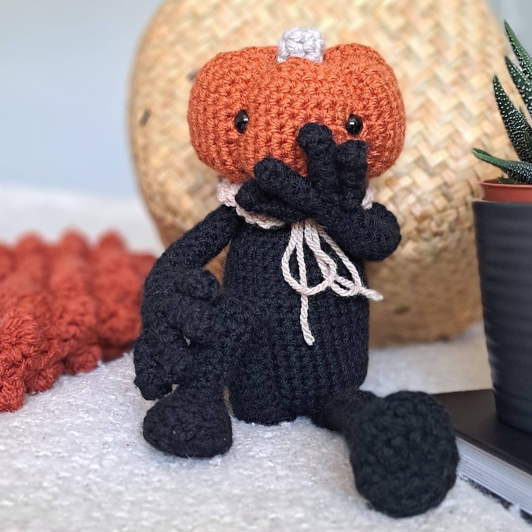 The Pigeon's Nest – Artigos de tricô/crochê por atacado – Padrão de Croché Impresso Spindly Jack | Halloween Assustador e Fofo1